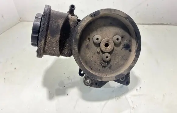 BMW 5 E60 E61 Power steering pump 7692974536