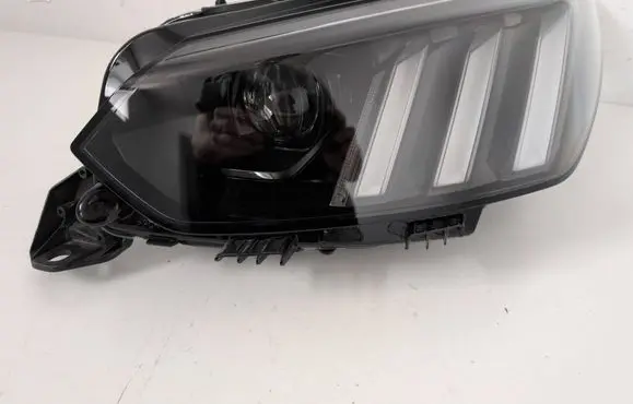 Peugeot 2008 II Headlight/headlamp 1682772680 LA98305