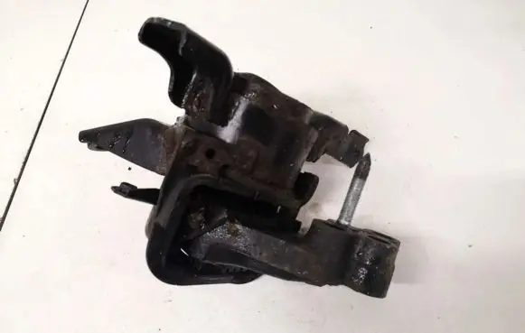 Toyota Avensis T270 Engine mount bracket