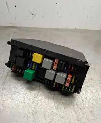 Mercedes-Benz E W212 Fuse module A2129008007 A2129024403 A2129015800