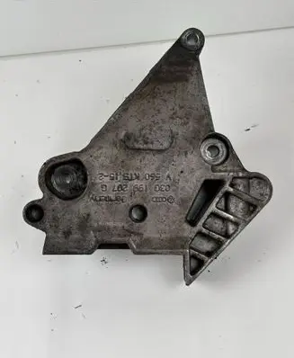 Volkswagen Golf V Engine mounting bracket 03G199207G V560KTS152