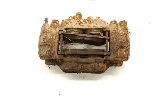 Mitsubishi Pajero Front brake caliper
