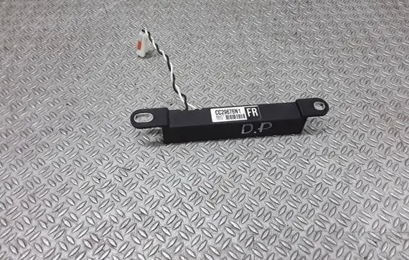 Mazda 5 Aerial antenna amplifier CC29676N1