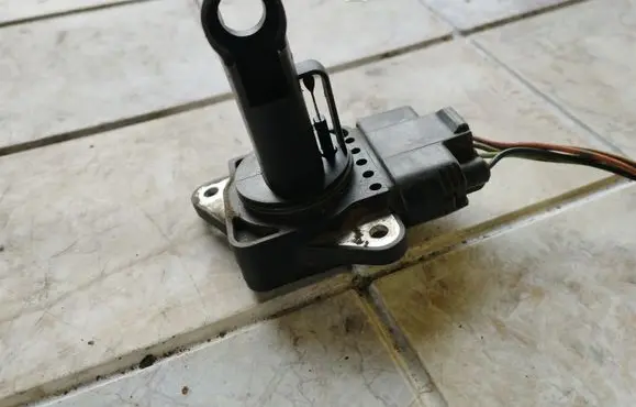 Toyota Auris 150 Mass air flow meter 222040N010 MB1974003070