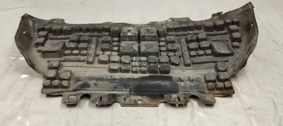 Jeep Grand Cherokee Engine splash shield/under tray 68037063