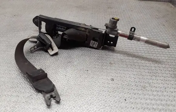 Volvo V50 Front seatbelt 30615569