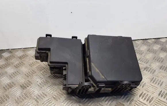 Nissan Qashqai Fuse box set