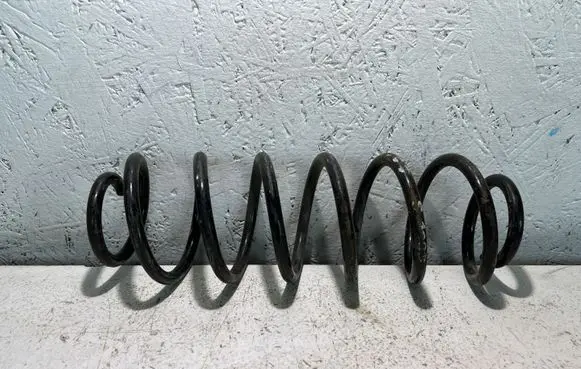 Volkswagen Golf VI Rear coil spring