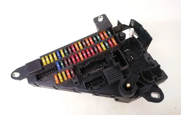 BMW 5 E60 E61 Fuse box set 913883001 9138830-01