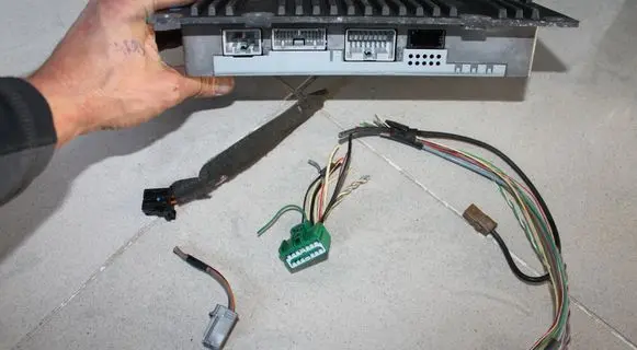 Volvo V50 Sound system wiring loom 31210108 31210110