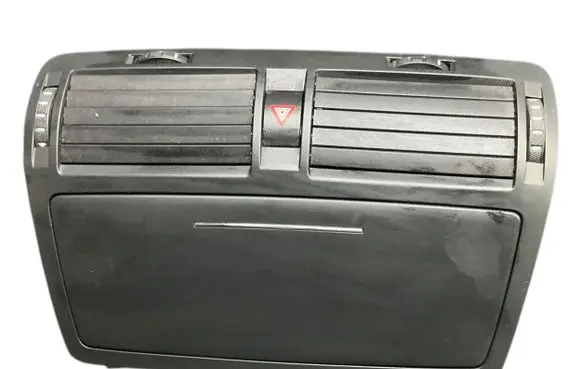Skoda Octavia Mk2 (1Z) Dash center air vent grill 1Z0820951