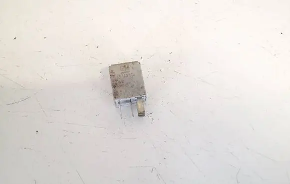 Opel Vectra C Other relay 13100504