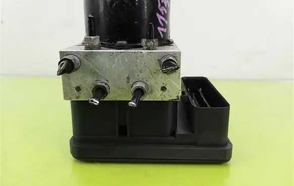 Volvo S40 ABS Pump 4N512C405AC