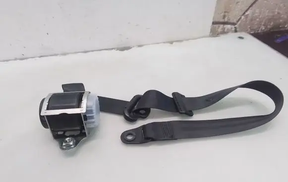 Ford Fusion Front seatbelt