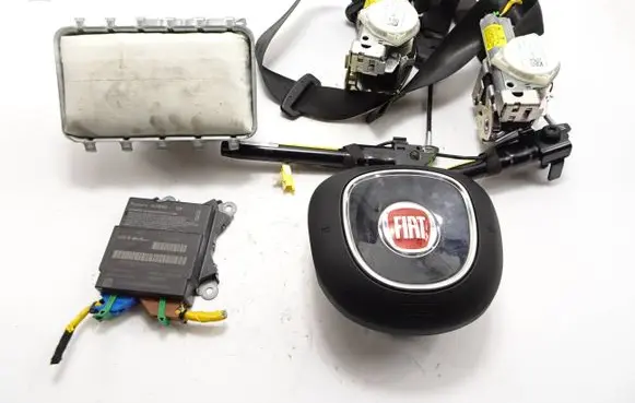 Fiat 500L Airbag set 