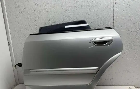 Subaru Outback Rear door