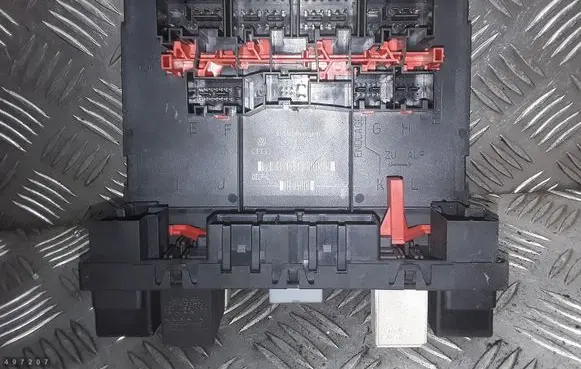 Skoda Octavia Mk2 (1Z) Engine control unit/module 3C0937049E