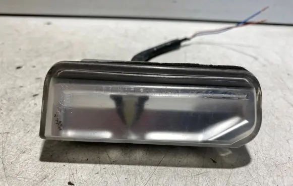 Lexus IS 220D-250-350 Number plate light E130651