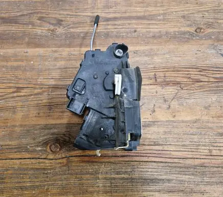BMW 3 E46 Front door lock 7011241
