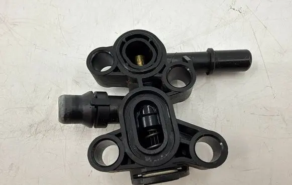BMW 3 F30 F35 F31 Thermostat/thermostat housing 70564516
