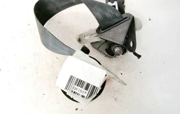 Toyota Yaris Middle seatbelt (rear) 