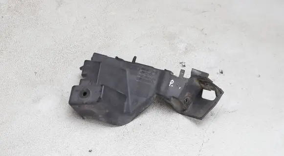 Front bumper mounting bracket