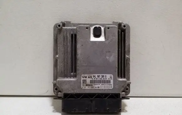 Volkswagen PASSAT B8 Engine control unit/module 04L907309R 0281031066