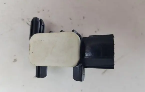 Nissan Juke I F15 Airbag deployment crash/impact sensor 988301EA0A