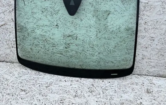 Volkswagen Sharan Front windscreen/windshield window 