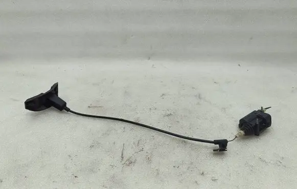 Opel Astra H Fuel tank cap lock motor 1320815