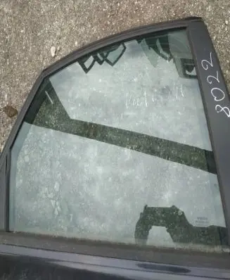 Volvo S40 Rear door window glass