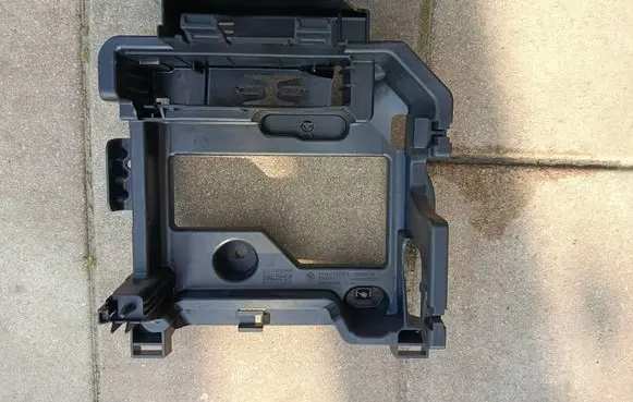 BMW X1 F48 F49 Engine control unit holder 9379323