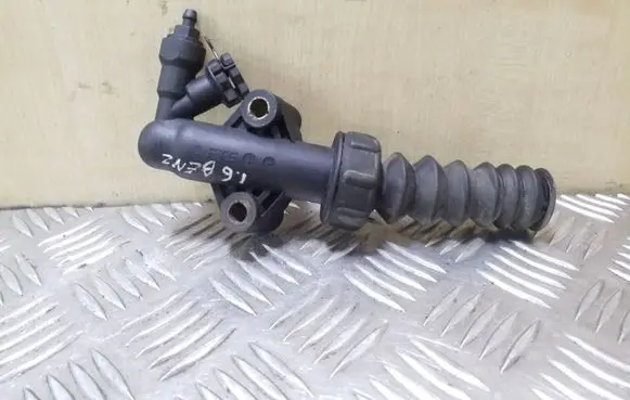 Citroen C4 I Clutch master cylinder