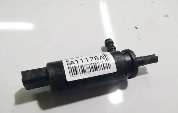 Volkswagen PASSAT CC Headlight washer pump 3B7955681