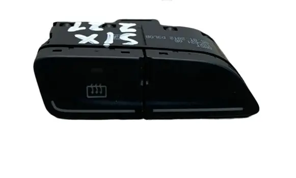Ford Focus Windscreen/window heater switch AM5T18C621AB