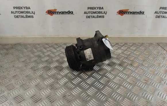 Opel Vivaro Air conditioning (A/C) compressor (pump) 8200678510
