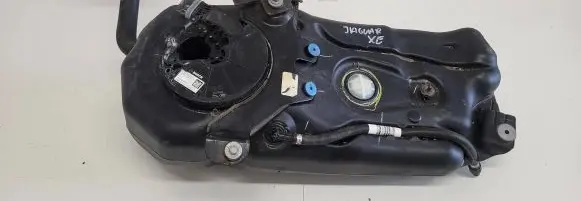 Jaguar XE AdBlue liquid reservoir FPLA5J229AB 3150805193922 0444040015