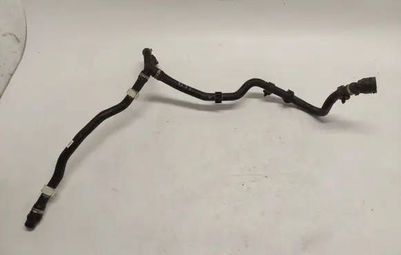 Engine coolant pipe/hose