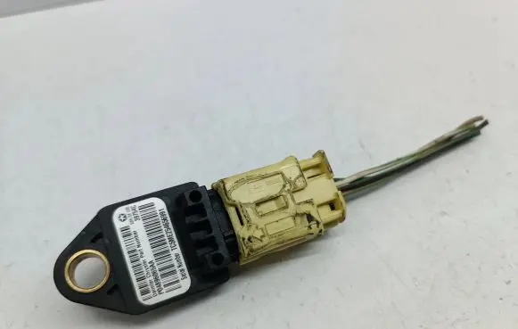 Dodge Caliber Airbag deployment crash/impact sensor P04896065AA