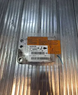 Nissan Almera N16 Airbag control unit/module 988205M304 0285001319 YE5M402X180046