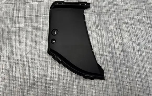 Maserati Grecale Front bumper lower grill 670184190