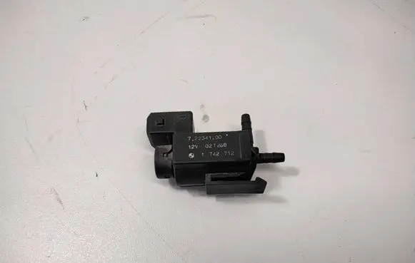 BMW X5 E53 Turbo solenoid valve 1742712 02T268 72234100