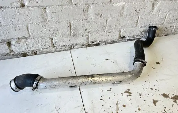 Audi Q7 4L Intercooler hose/pipe