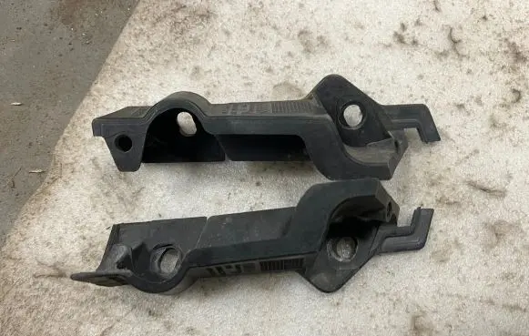 Audi A4 S4 B8 8K Front bumper mounting bracket 8K0807284 8K0807283