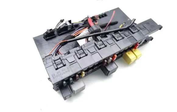 Mercedes-Benz C W203 Fuse module 2095450701 5DK00848611