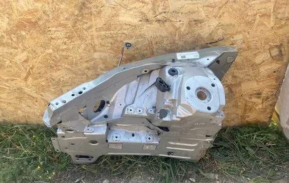 Volvo XC90 Front side member 