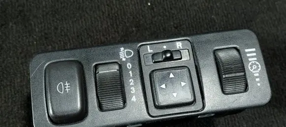 Mitsubishi Space Star Light switch MR740608 09118