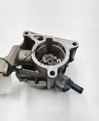 Audi A4 S4 B8 8K Vacuum pump 06H145100AB