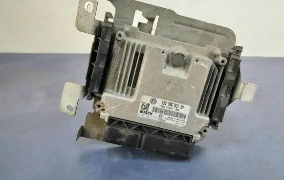Volkswagen Touran I Engine control unit/module ECU 03G906021DM