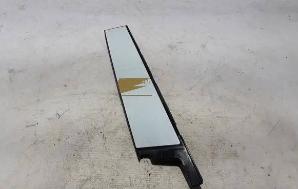 Renault Captur II Front door glass trim molding 80249444R